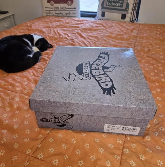 Freebird Manchester Pink Boots - Picture 2 of 16